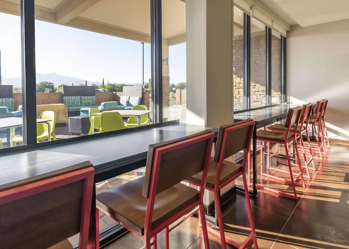 Hotel Home2 By Hilton Kingman